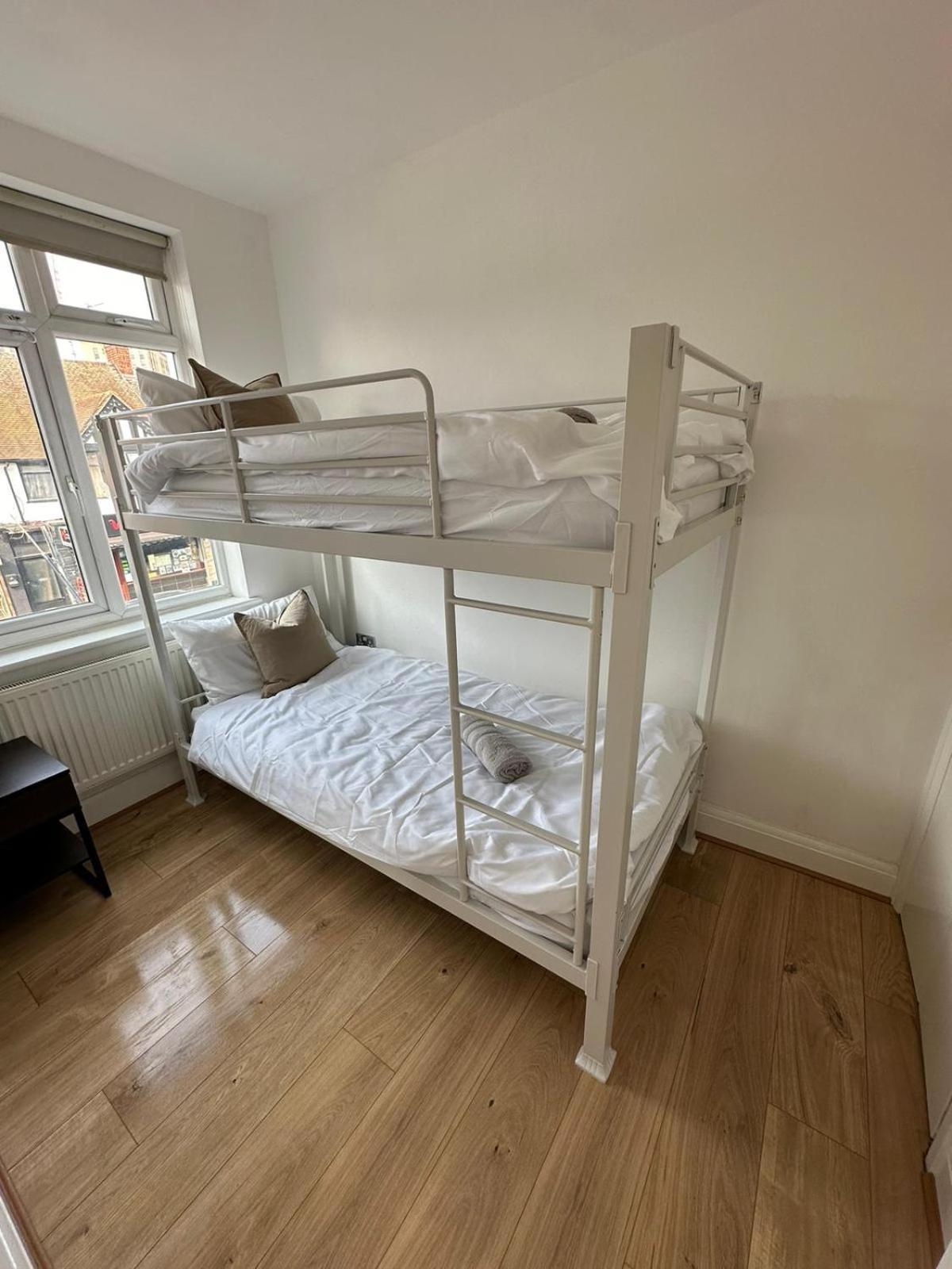 Central & Cozy 3Br Apt - High Chair - Free Parking Лондон Экстерьер фото
